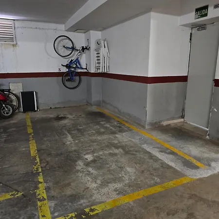 Acogedor Con Terraza Y Vistas Al Jardin * Дения