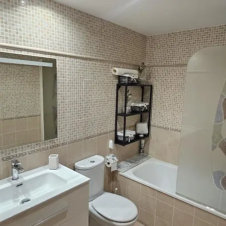 Acogedor Con Terraza Y Vistas Al Jardin Apartamento