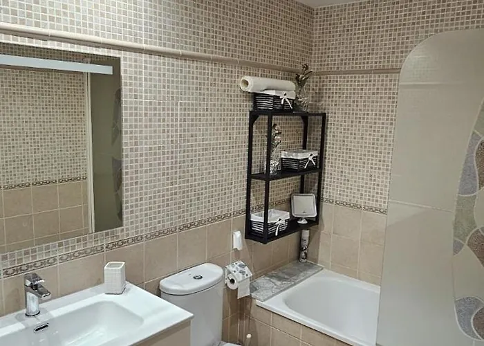 Acogedor Con Terraza Y Vistas Al Jardin Апартаменты